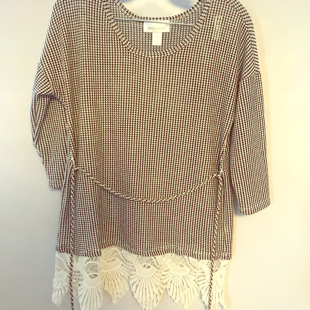 Knit Maternity lace detailed top